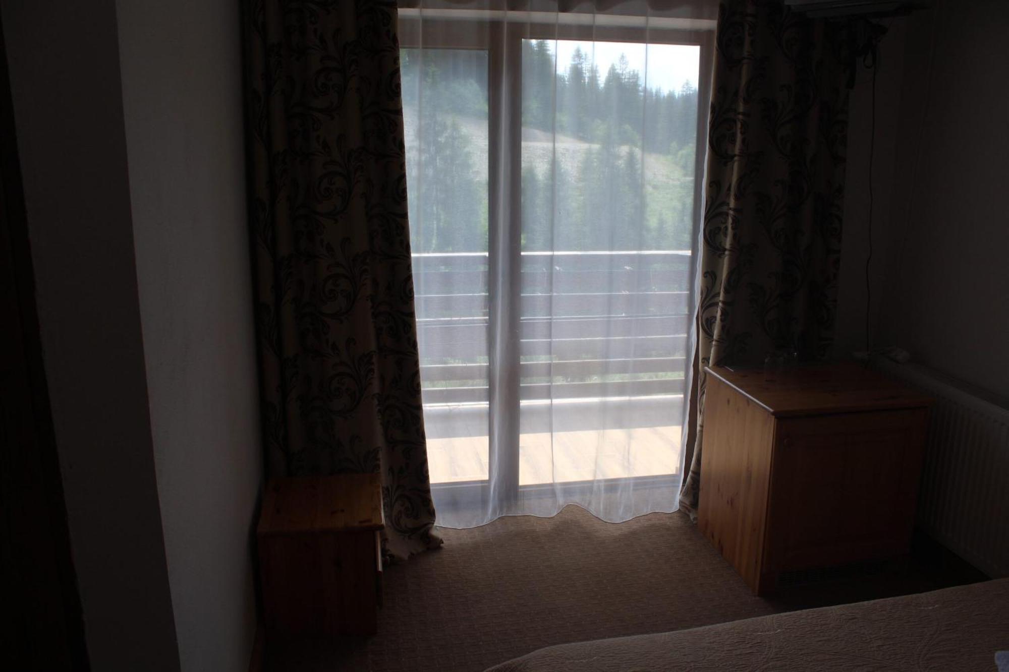 Біля Витягу Slavske Room photo